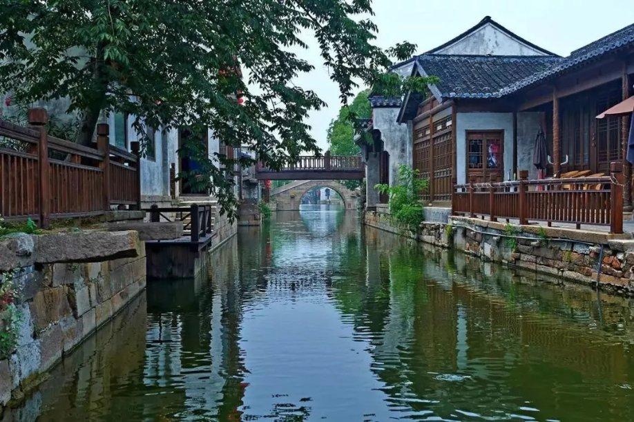 原创哈里王子:从天之骄子到命运多舛,明明一手好牌却被折腾得稀巴烂